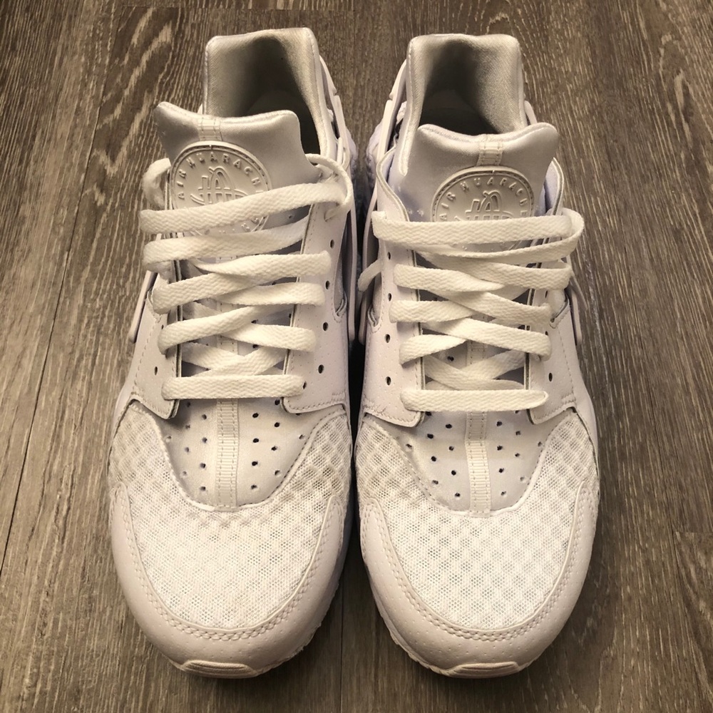 ⭐️SOLD⭐️ Nike Air Huarache Triple White 318429-111 - Picture 4 of 11